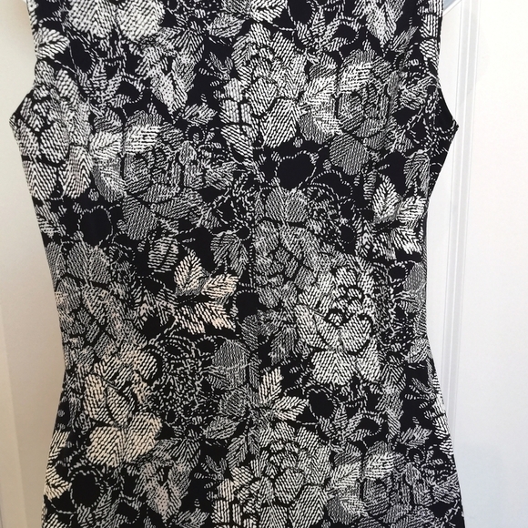 Navy blue and white floral faux wrap around dress jersey size M - Picture 11 of 13